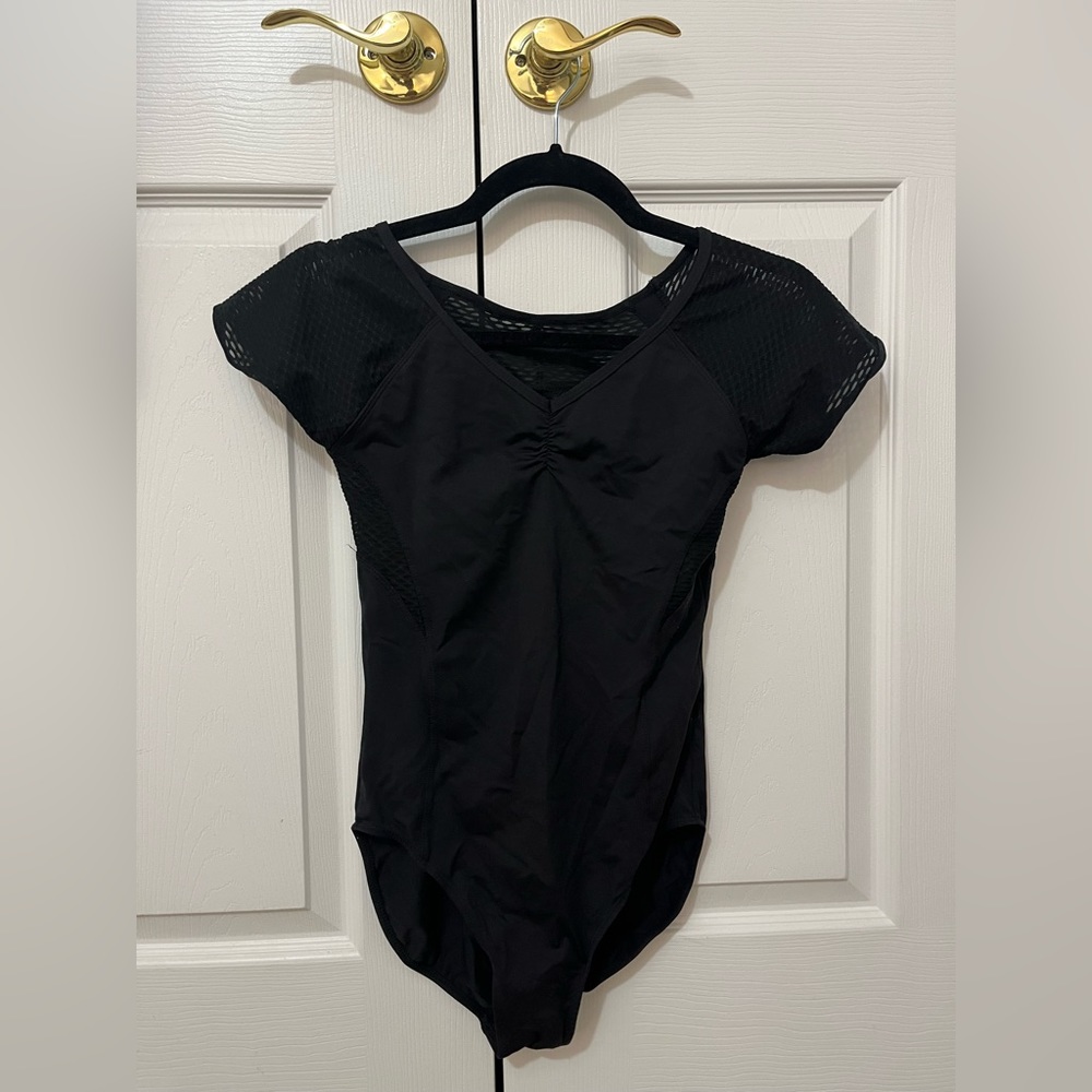 DANZ N MOTION BLACK LEOTARD SIZE MEDIUM
